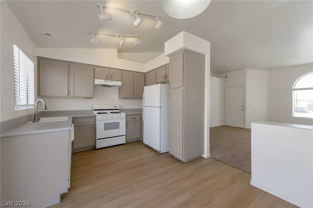 4576 Coral Silk Court