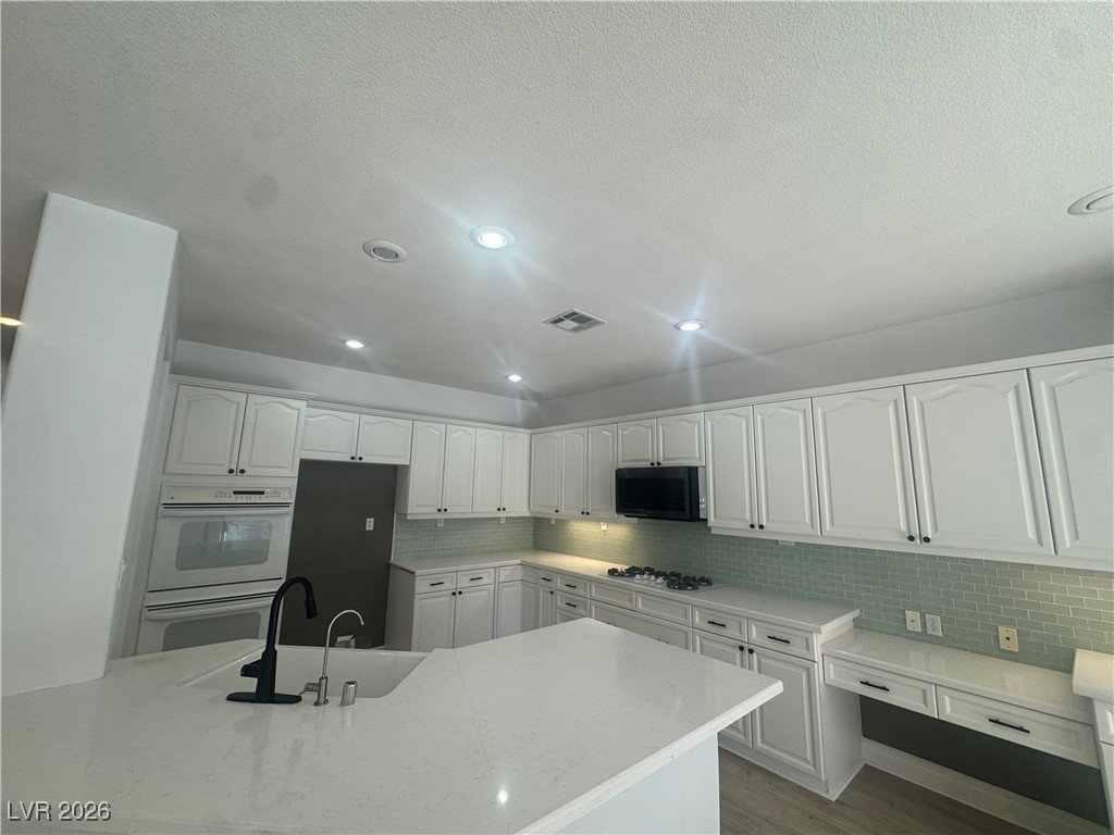 299 Queen Creek Circle