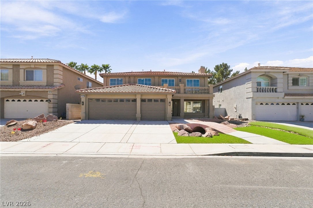1661 Starlight Canyon Avenue