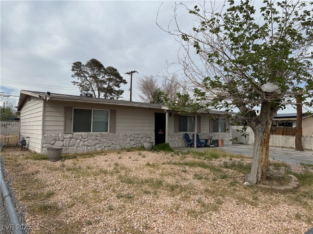 2624 E Brooks Avenue