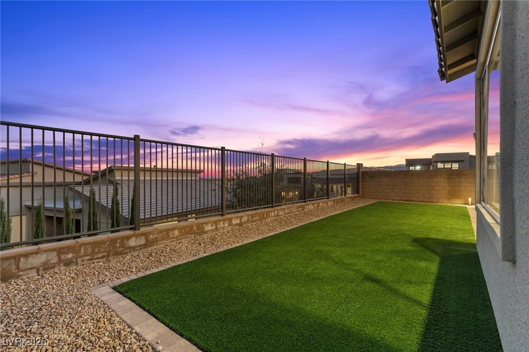 400 Crown Mesa Avenue