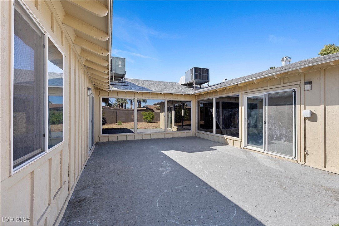 Las Vegas, Nevada 89121, United States, 3 Bedrooms Bedrooms, ,3 BathroomsBathrooms,Residential,Pending,102648