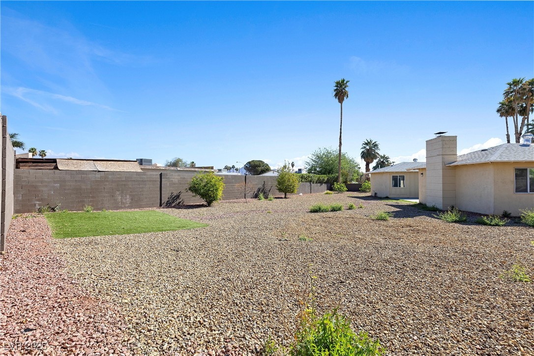 Las Vegas, Nevada 89121, United States, 3 Bedrooms Bedrooms, ,3 BathroomsBathrooms,Residential,Pending,102648