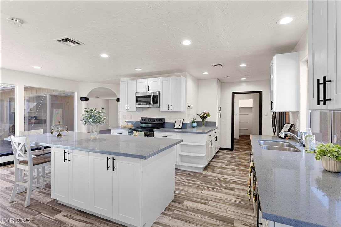 Las Vegas, Nevada 89121, United States, 3 Bedrooms Bedrooms, ,3 BathroomsBathrooms,Residential,Pending,102648