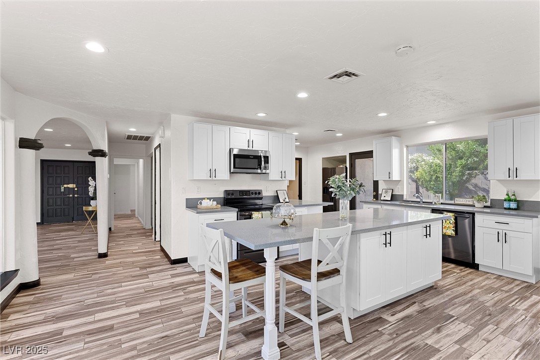 Las Vegas, Nevada 89121, United States, 3 Bedrooms Bedrooms, ,3 BathroomsBathrooms,Residential,Pending,102648