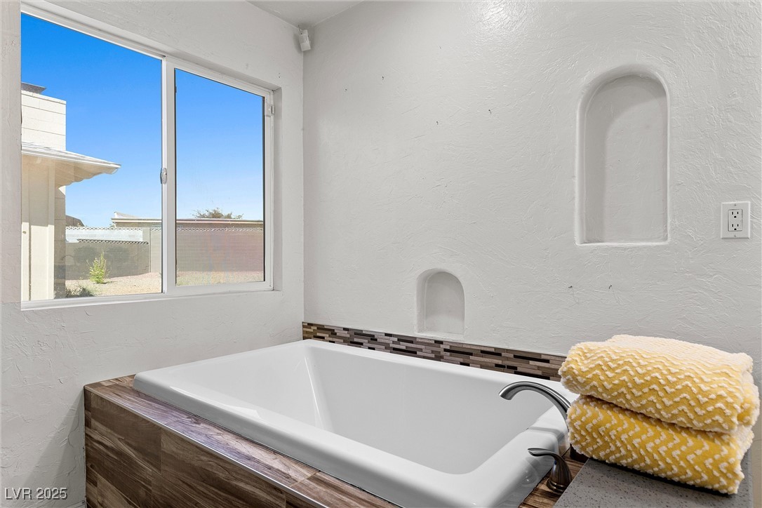 Las Vegas, Nevada 89121, United States, 3 Bedrooms Bedrooms, ,3 BathroomsBathrooms,Residential,Pending,102648