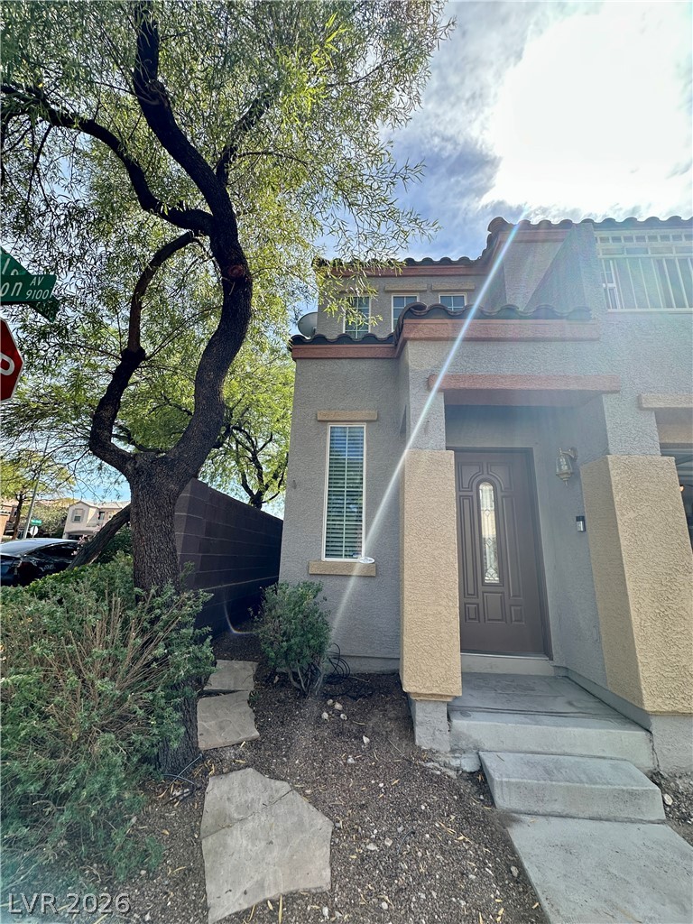 9123 Hilverson Avenue