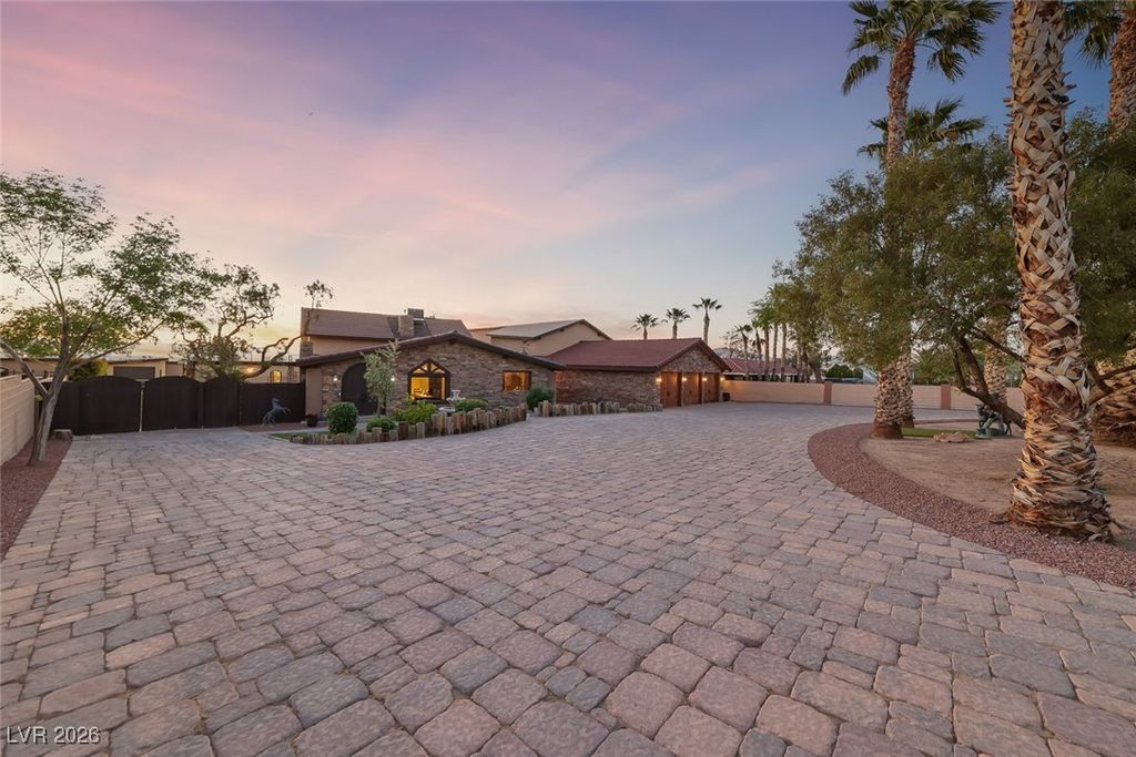 Photo of 728 N Kiel Street, Henderson, NV 89015 (MLS # 2746289)