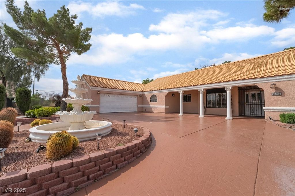 Photo of 5829 W Patrick Lane, Las Vegas, NV 89118 (MLS # 2689222)