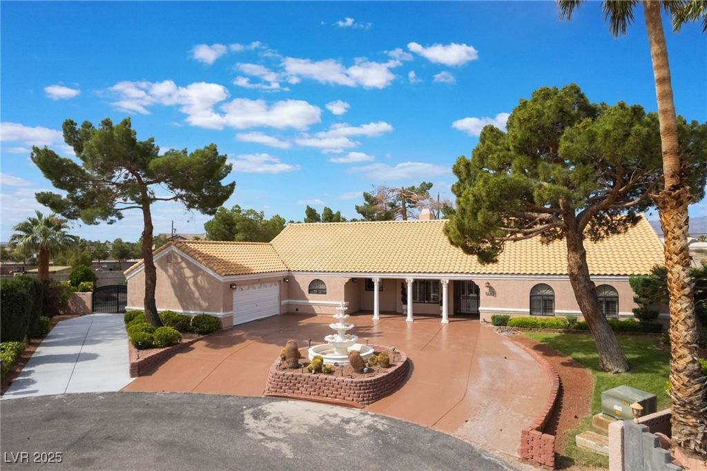 Photo of 5829 W Patrick Lane, Las Vegas, NV 89118 (MLS # 2689222)