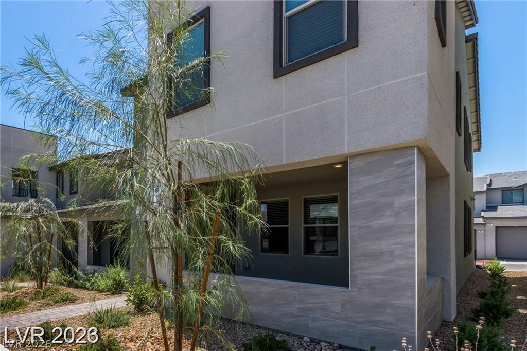 486 Fairview Hills Street