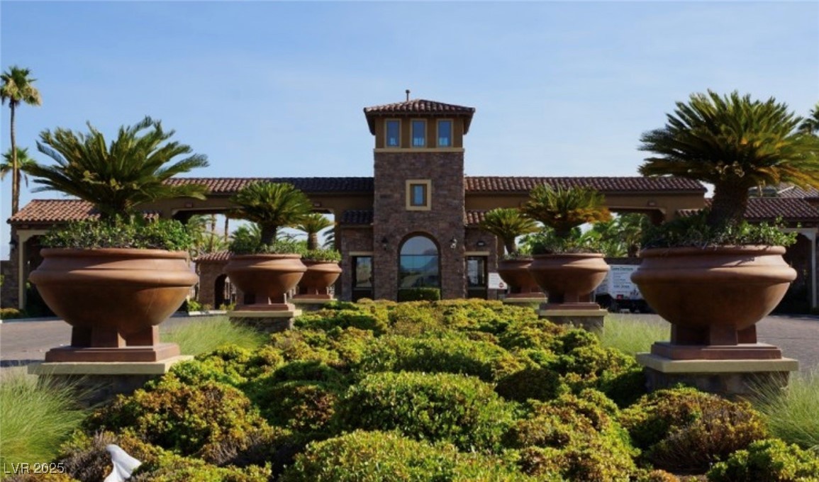 Henderson, Nevada 89011, United States, 5 Bedrooms Bedrooms, ,3 BathroomsBathrooms,Residential,Active,177717