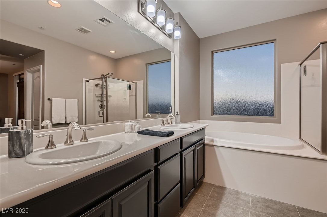 Henderson, Nevada 89011, United States, 5 Bedrooms Bedrooms, ,3 BathroomsBathrooms,Residential,Active,177717