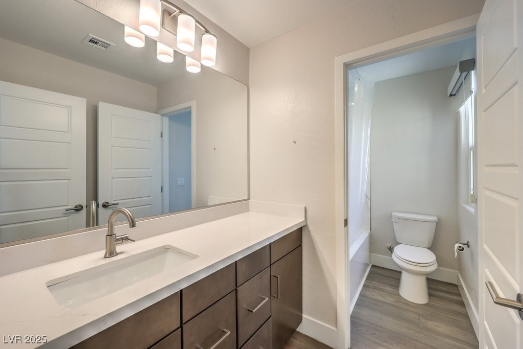 Las Vegas, Nevada 89183, United States, 3 Bedrooms Bedrooms, ,3 BathroomsBathrooms,Residential,Pending,21002