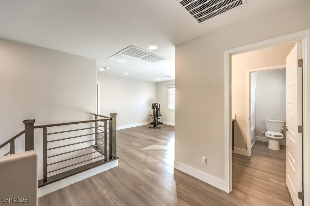 Las Vegas, Nevada 89183, United States, 3 Bedrooms Bedrooms, ,3 BathroomsBathrooms,Residential,Pending,21002