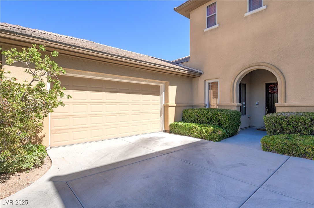4 Caves Valley Court