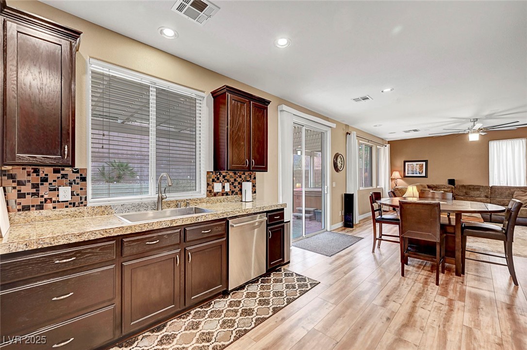 342 Shimmering Moon Street, Henderson, Nevada image 14