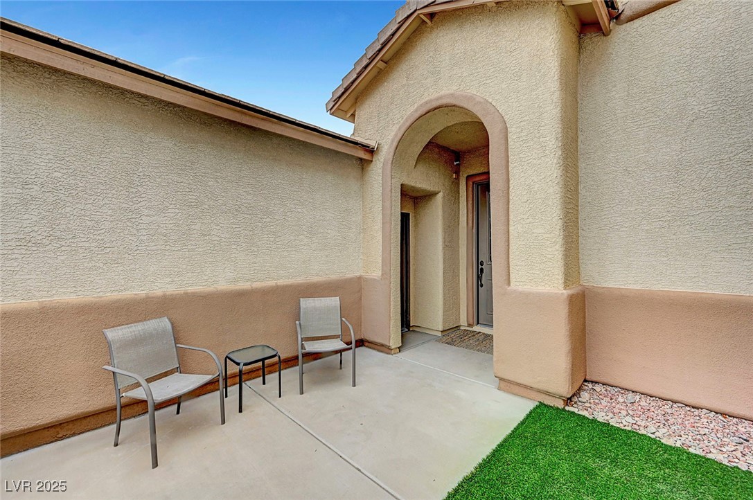 342 Shimmering Moon Street, Henderson, Nevada image 5