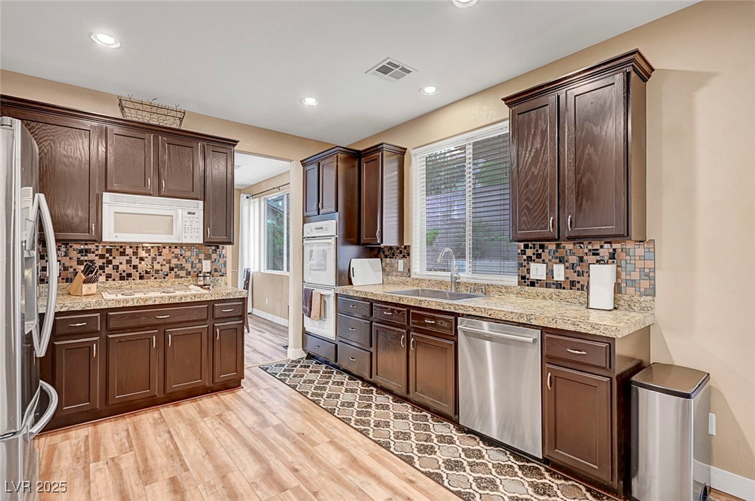 342 Shimmering Moon Street, Henderson, Nevada image 16