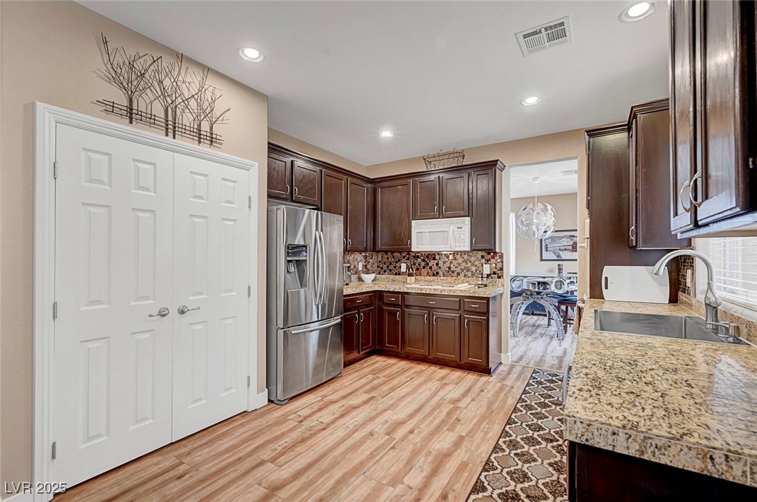 342 Shimmering Moon Street, Henderson, Nevada image 15