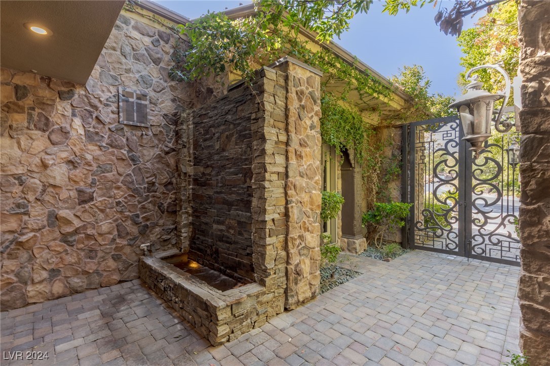 33 Promontory Ridge Drive, Las Vegas, Nevada image 6