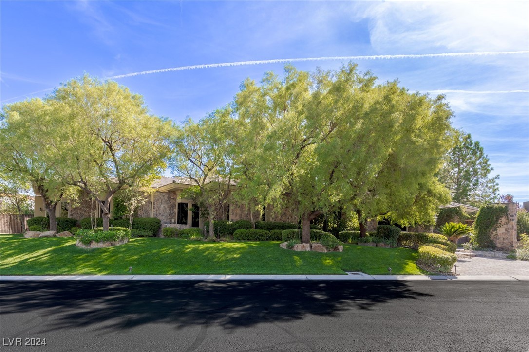 33 Promontory Ridge Drive