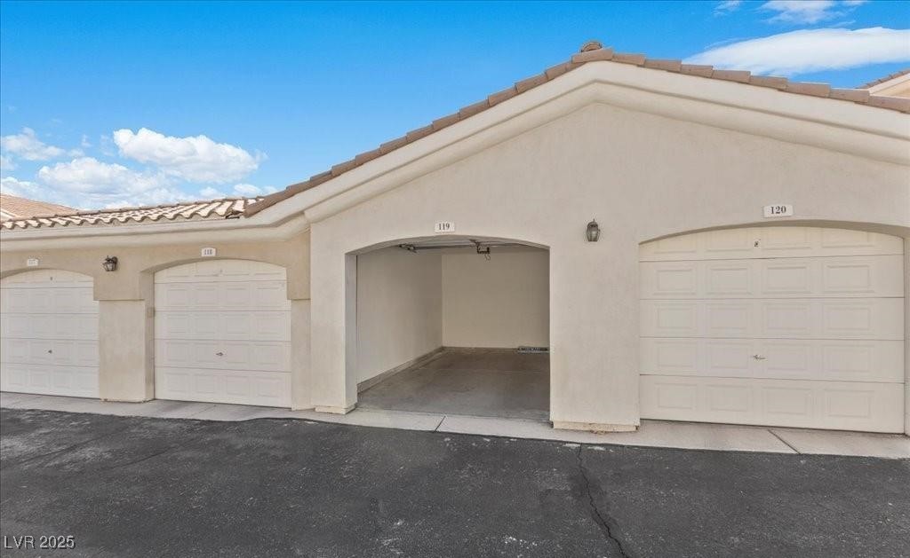 1521 Ruby Cliffs Lane 104