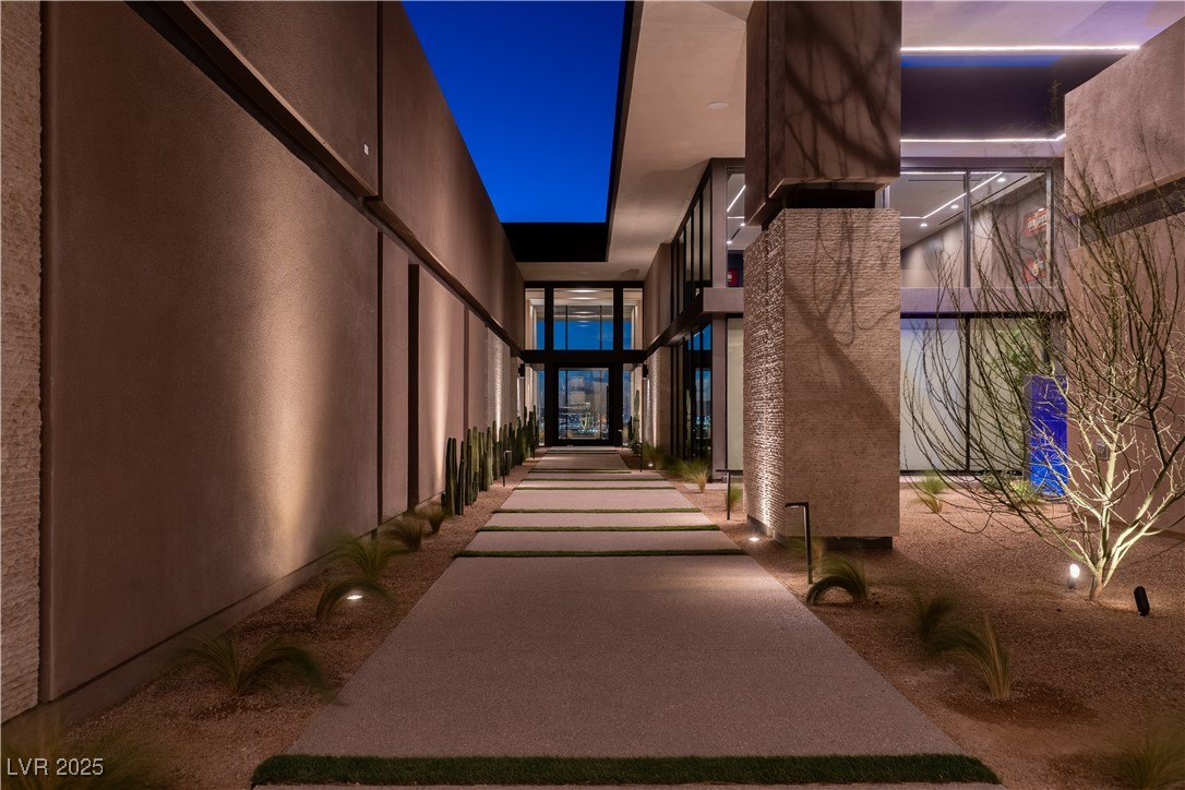 720 Dragon Peak Drive