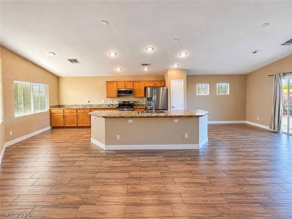 4648 Mountain Tree Street