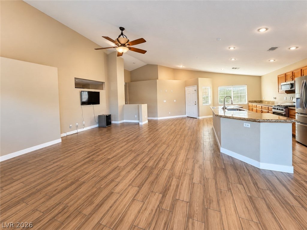 4648 Mountain Tree Street