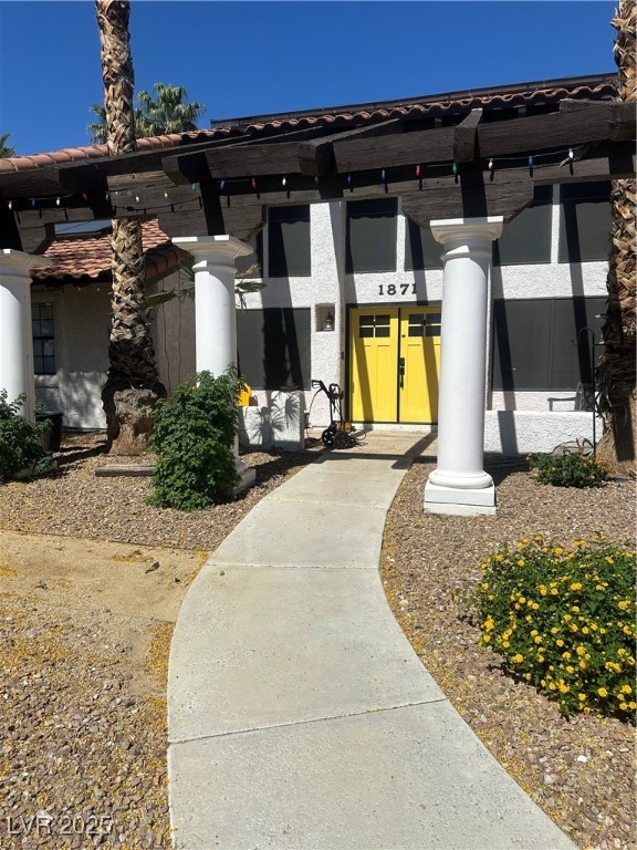 Las Vegas, Nevada 89117, United States, 4 Bedrooms Bedrooms, ,3 BathroomsBathrooms,Residential,Pending,140915