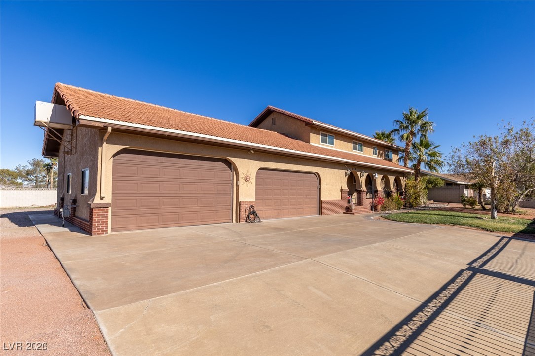 280 W Highland Drive