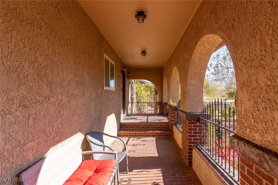 280 W Highland Drive