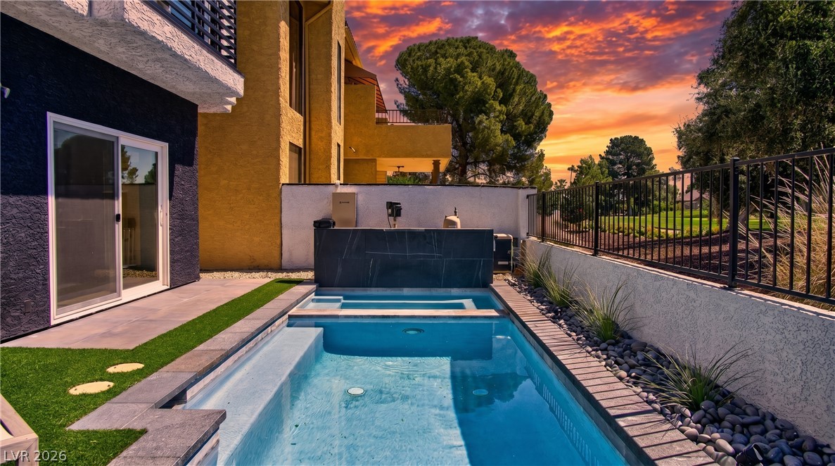 2861 Queens Courtyard Drive