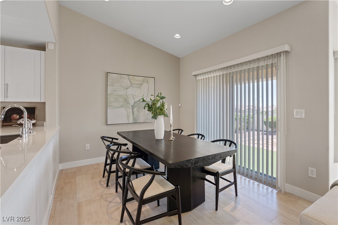 Las Vegas, Nevada 89134, United States, 2 Bedrooms Bedrooms, ,2 BathroomsBathrooms,Residential,Active,184595