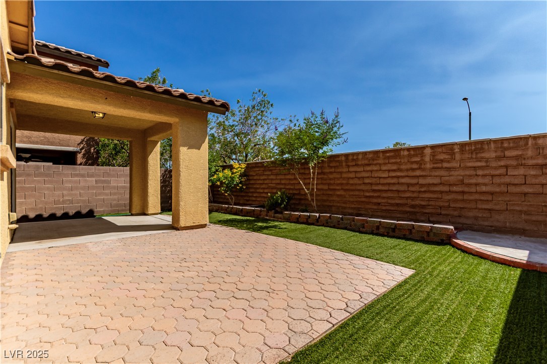 9237 Weeping Water Avenue