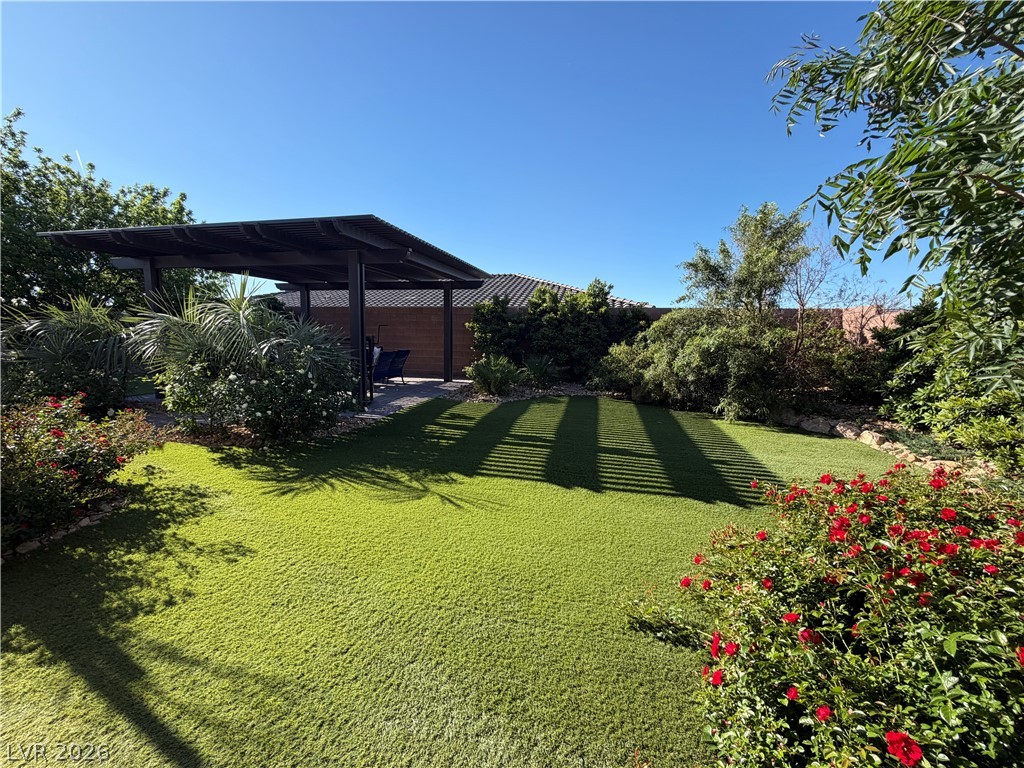 5761 E Badlands Lane