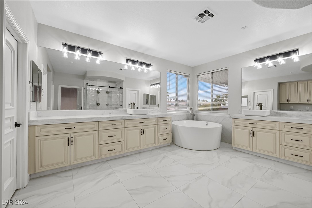 Henderson, Nevada 89052, United States, 6 Bedrooms Bedrooms, ,5 BathroomsBathrooms,Residential,Pending,30722