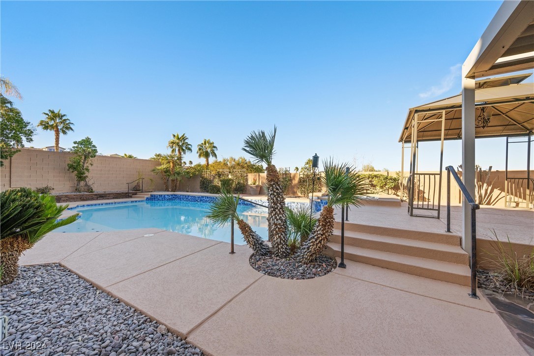 Henderson, Nevada 89052, United States, 6 Bedrooms Bedrooms, ,5 BathroomsBathrooms,Residential,Pending,30722