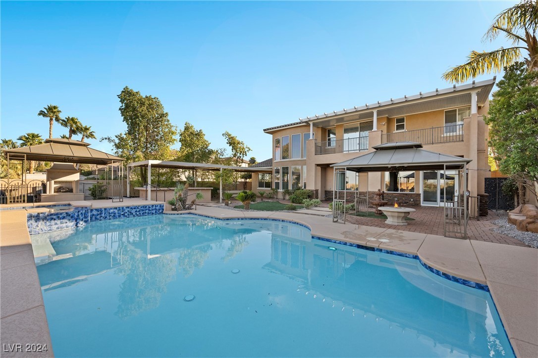 Henderson, Nevada 89052, United States, 6 Bedrooms Bedrooms, ,5 BathroomsBathrooms,Residential,Pending,30722