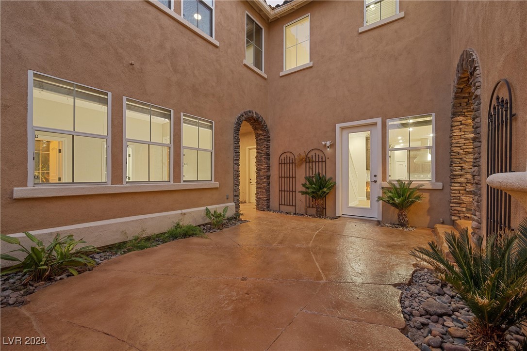 Henderson, Nevada 89052, United States, 6 Bedrooms Bedrooms, ,5 BathroomsBathrooms,Residential,Pending,30722