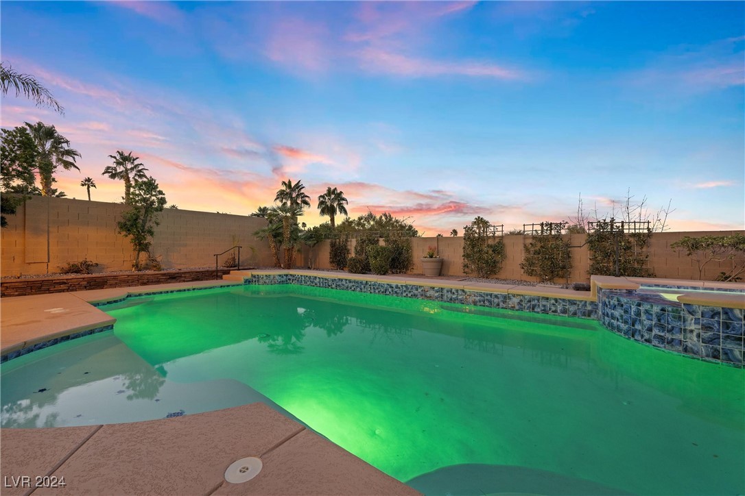 Henderson, Nevada 89052, United States, 6 Bedrooms Bedrooms, ,5 BathroomsBathrooms,Residential,Pending,30722