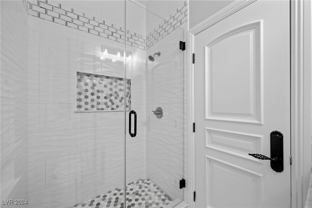 Henderson, Nevada 89052, United States, 6 Bedrooms Bedrooms, ,5 BathroomsBathrooms,Residential,Pending,30722