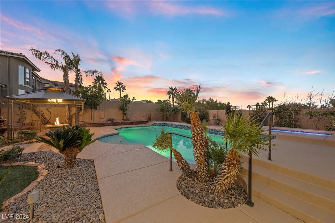 Henderson, Nevada 89052, United States, 6 Bedrooms Bedrooms, ,5 BathroomsBathrooms,Residential,Pending,30722