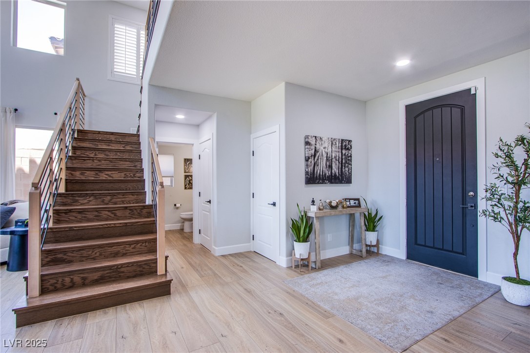 7445 Mezzanine View Avenue
