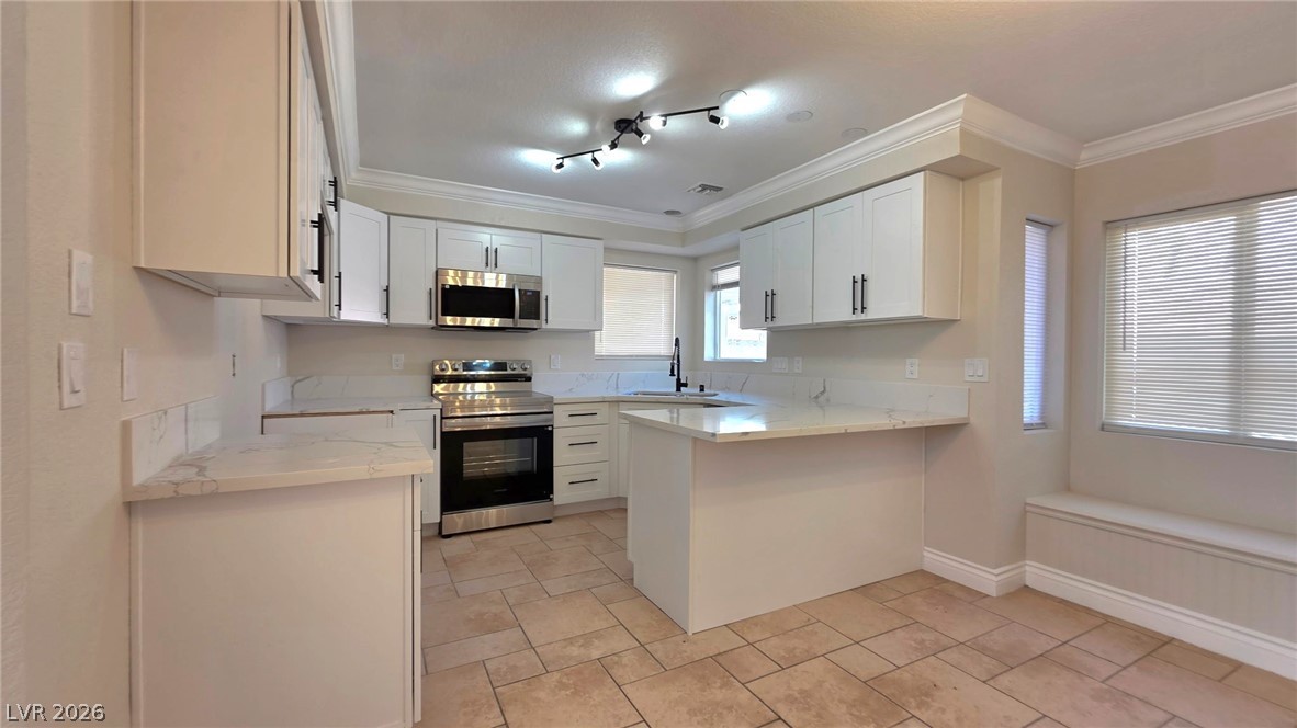 2155 Athol Way