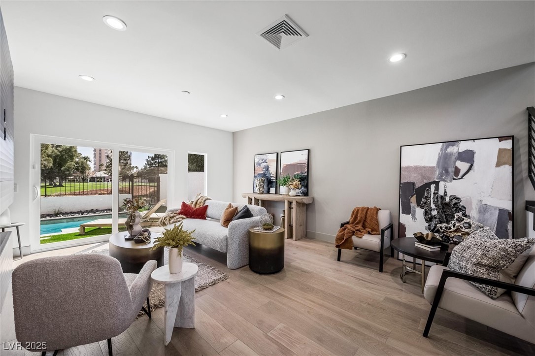 2861 Queens Courtyard Drive