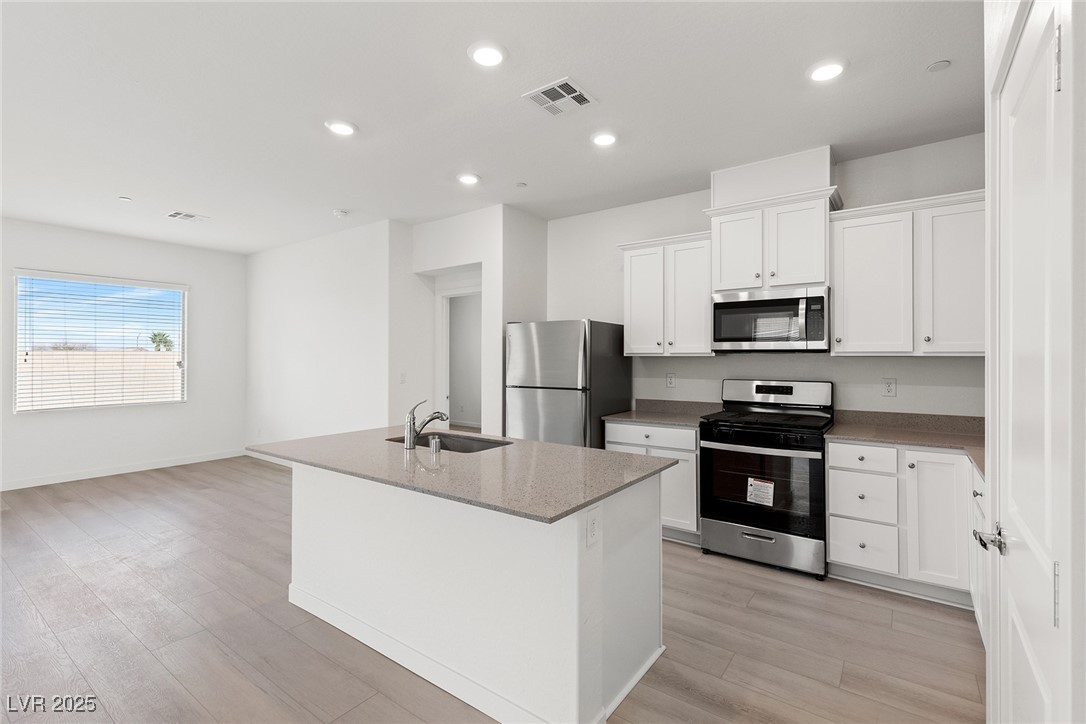 Properties 4 2721 Avril Point Street