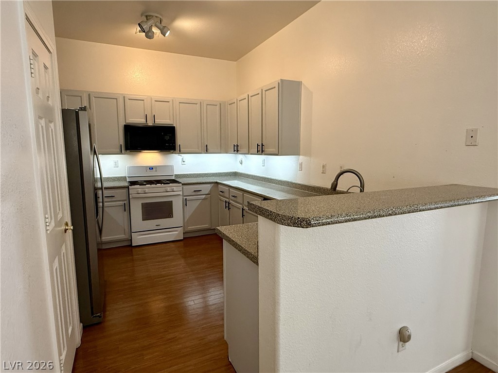 Properties 2 618 Painted Cloud Place