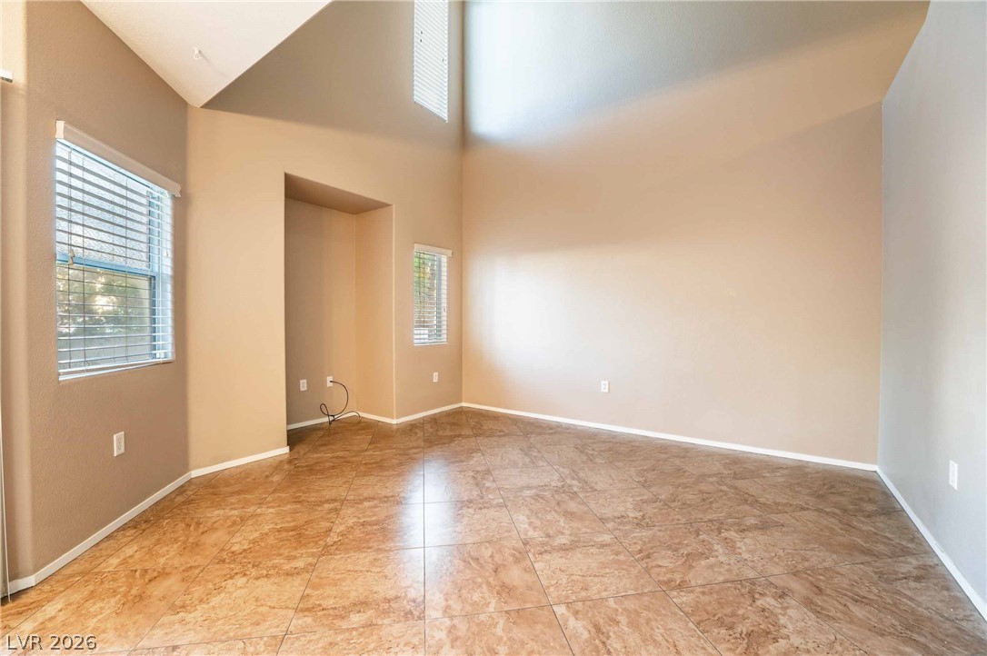 Properties 4 2000 Quartz Cliff Street 104